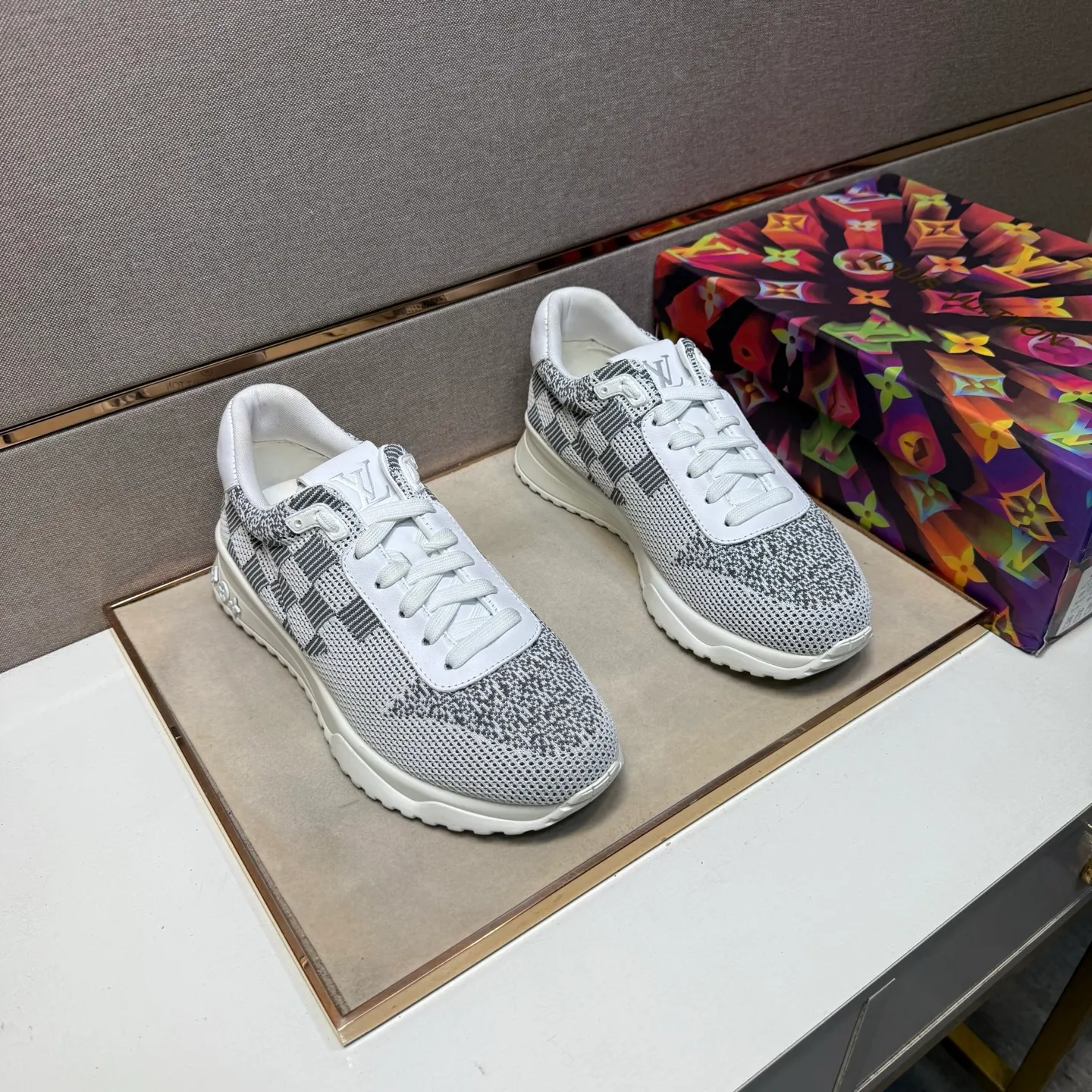 ⬛️Men's shoes 💰p540 [LV～] Men's casual shoes 2025z cabinet sales simultaneously 🔶Size: 38-44 #️⃣ 🔷4 colors🔜The upper is made of multi-material splicing➕Mesh lining, comfortable and breathable, sole: original comfortable and wear-resistant outsole, ⚠️real thing📱photographed🎬real thing is better📢📢📢